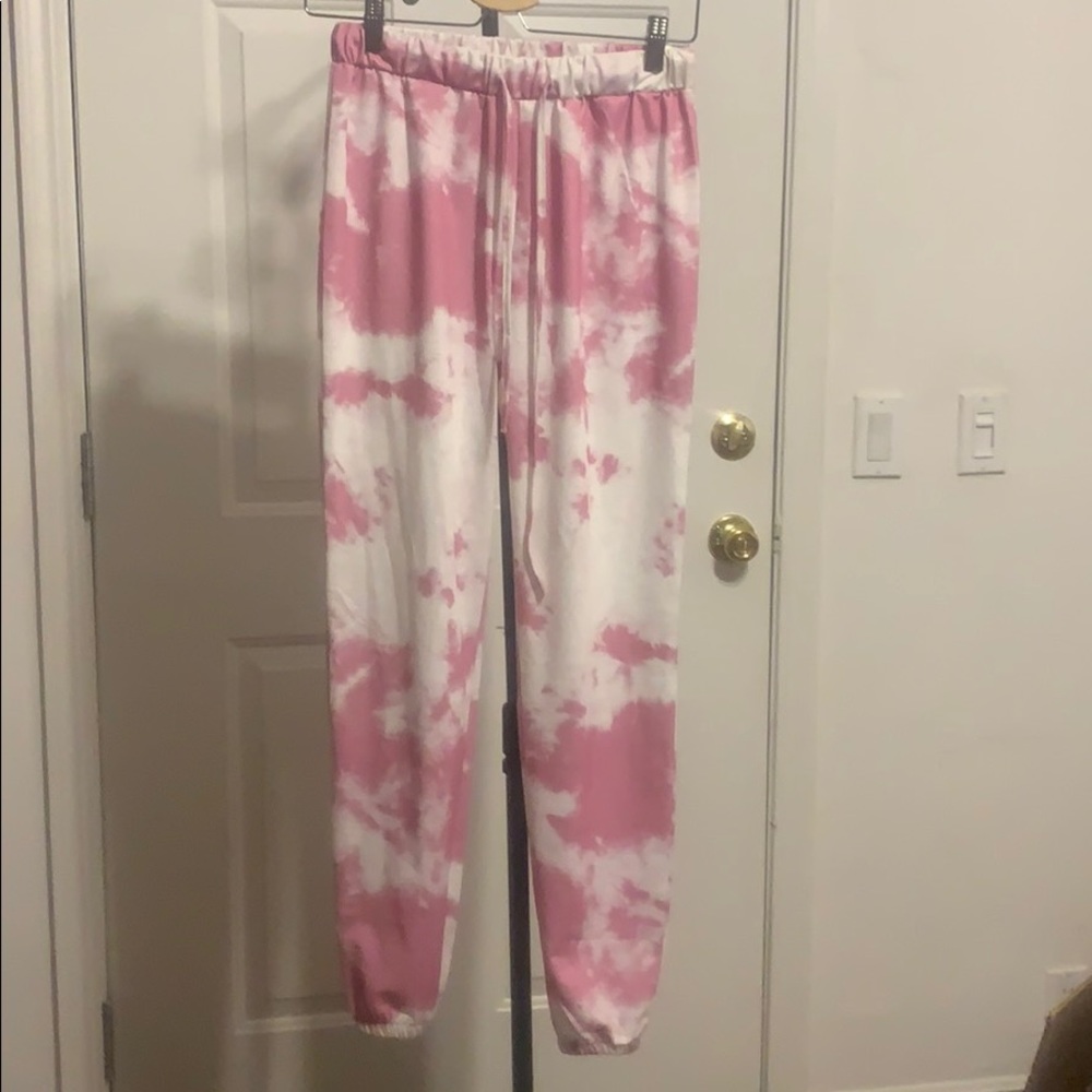 Pink tie dye lounge set